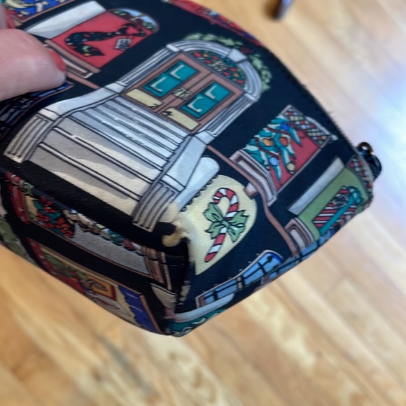 🎄🎅🏻Nicole Miller Silk Christmas Print Makeup Case EUC - Picture 13 of 15